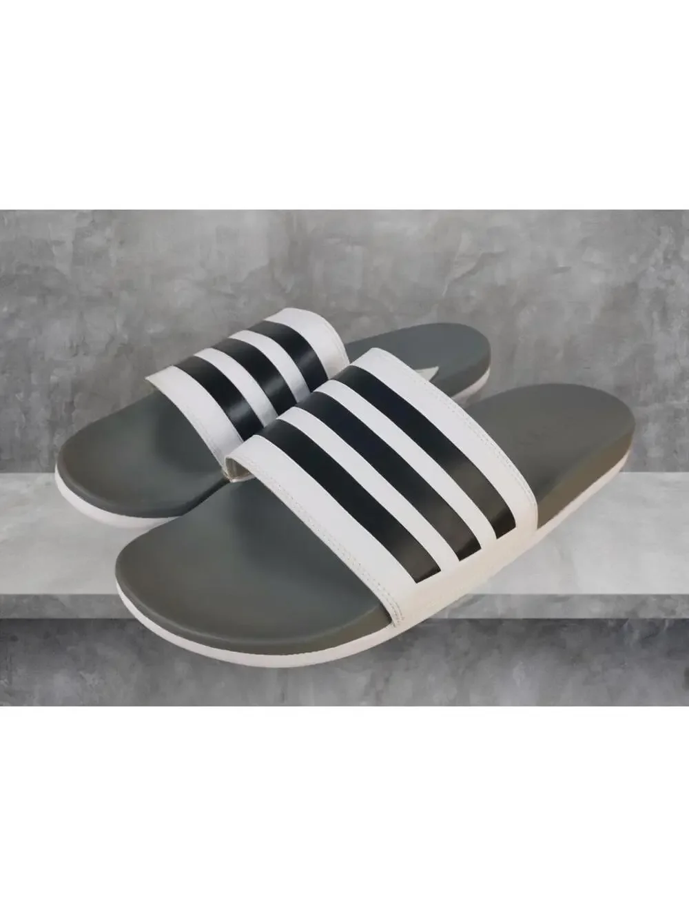 adidas Men's Adilette Comfort Black/White Stripes Beach Sandals‎ size 13 NEW